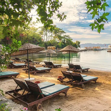 Отель Bay 5*