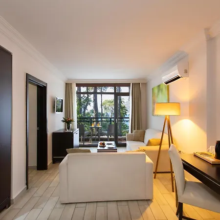Отель Bay 5*
