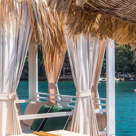 Bay Hotel